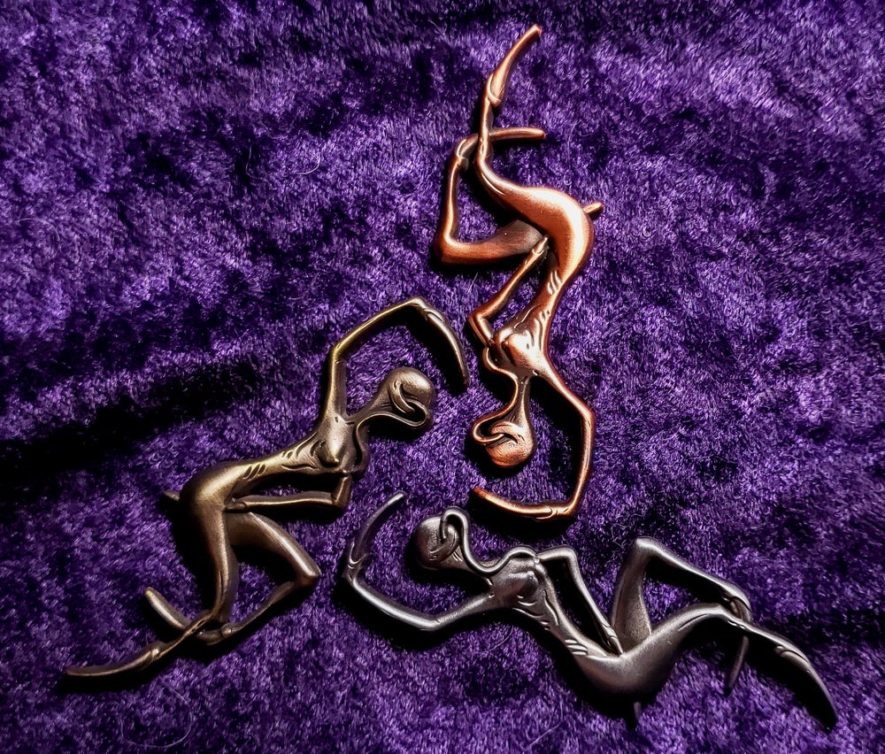 𝓢𝓮𝓵𝓯 𝓘𝓷𝓭𝓾𝓵𝓰𝓮𝓷𝓬𝓮 Metal Pin (Antique Trinity)